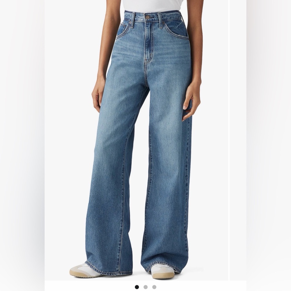 Levi's Women's Blue Wide Leg Jeans